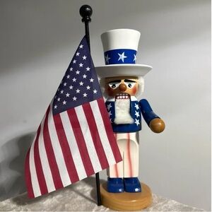 German Steinbach Volkskunst Wooden Nutcracker Uncle Sam Flag